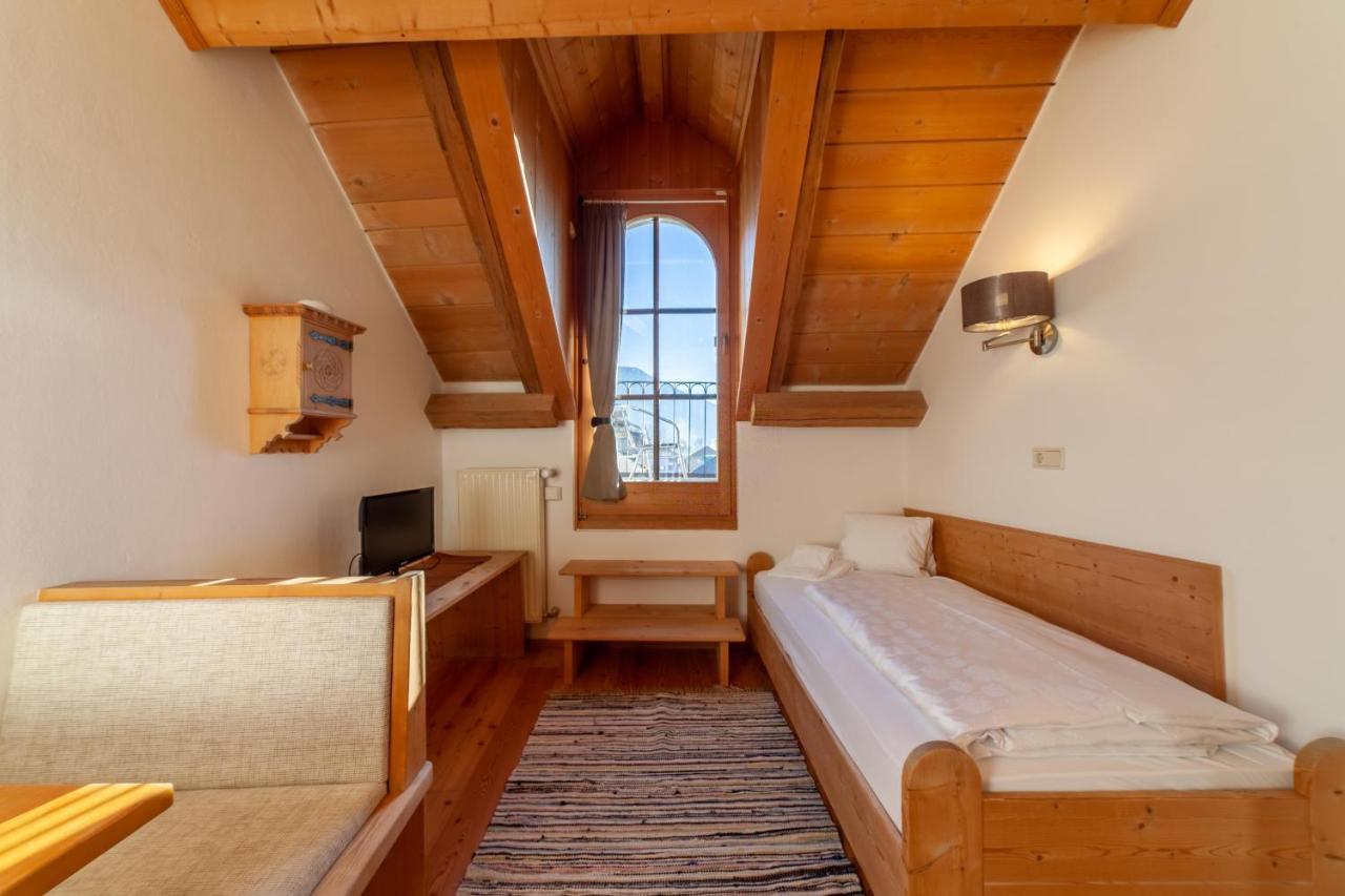 Hotel Greif Malles Venosta Eksteriør bilde