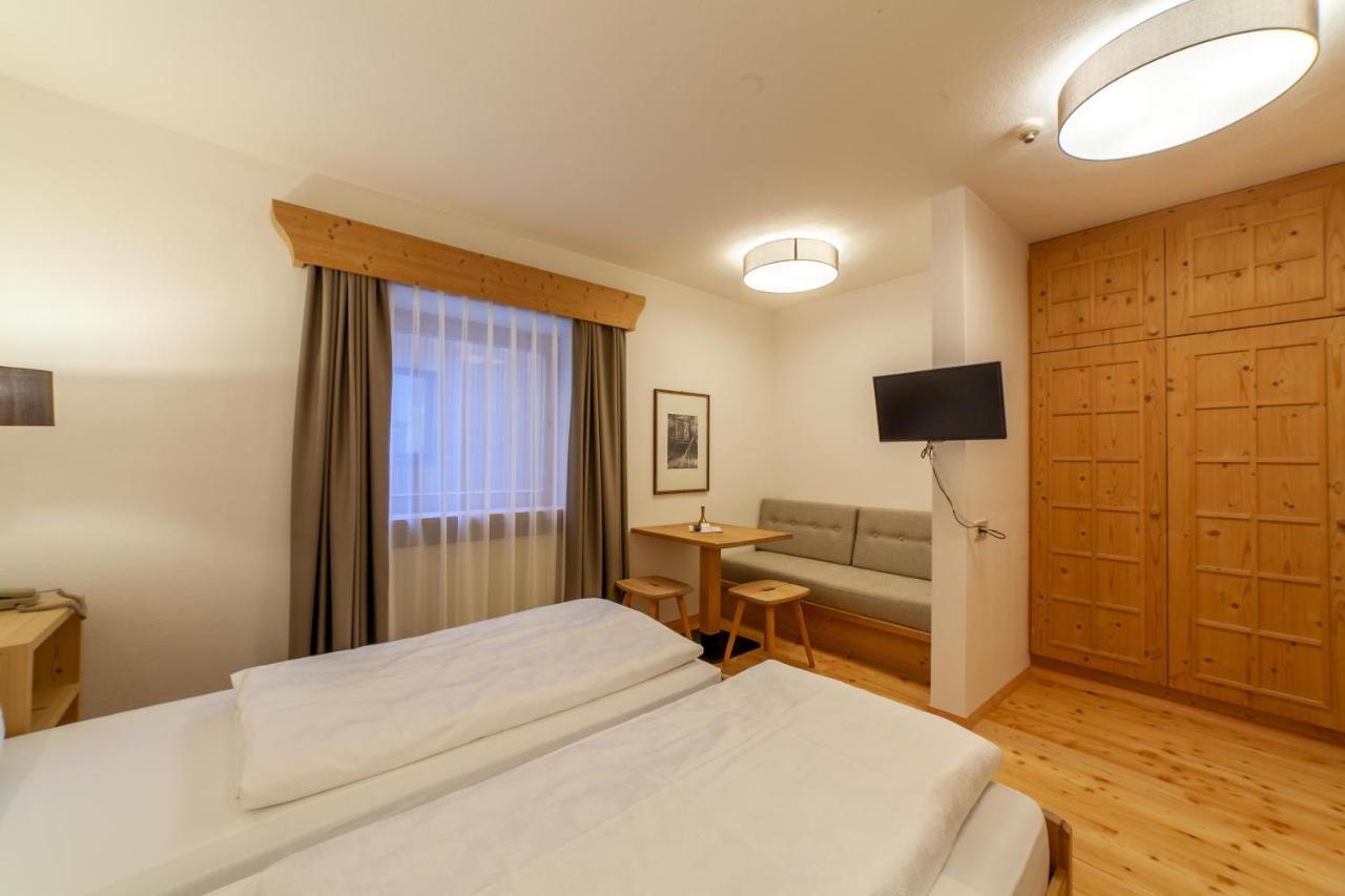 Hotel Greif Malles Venosta Eksteriør bilde