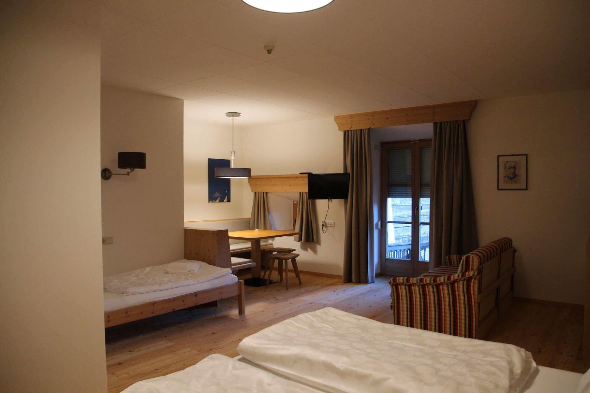 Hotel Greif Malles Venosta Eksteriør bilde